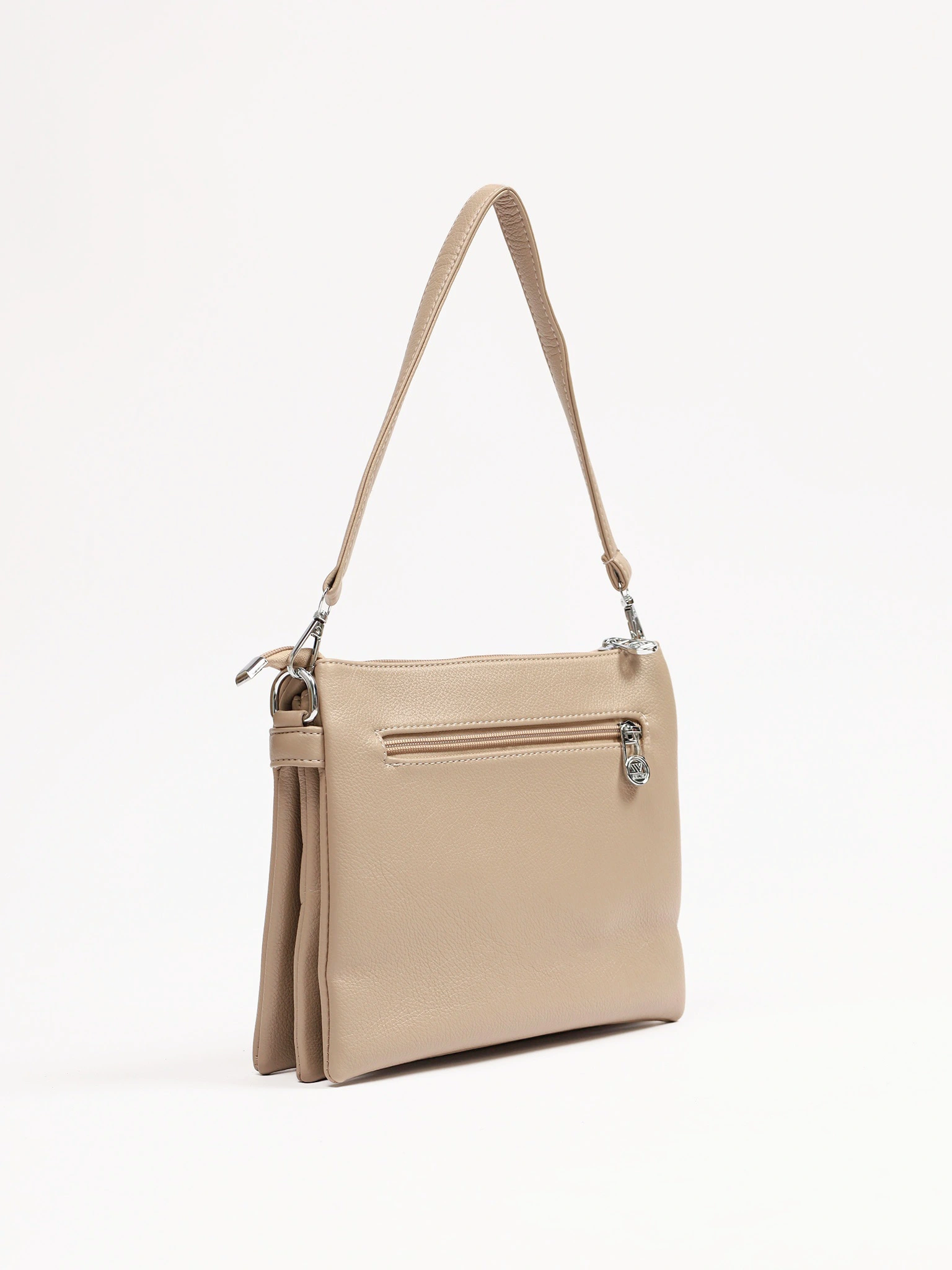 Сумка-кроссбоди с декоративным патчем в ассортименте